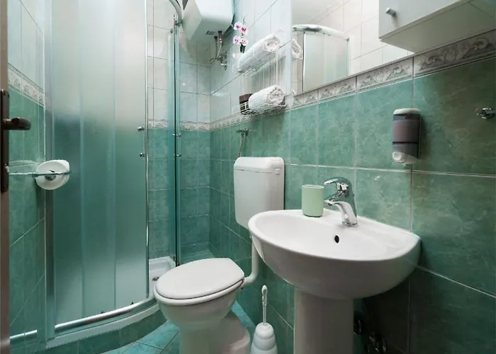 Appartement Tomas - Four Bedroom With Balcony A4