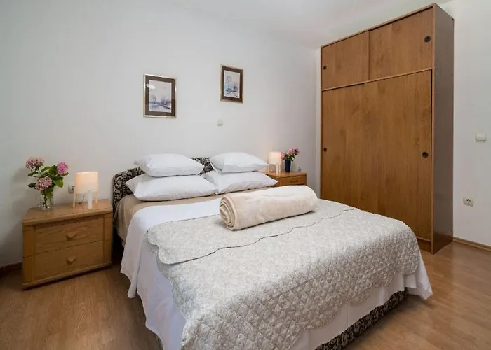 Tomas - Four Bedroom With Balcony A4 Appartement *