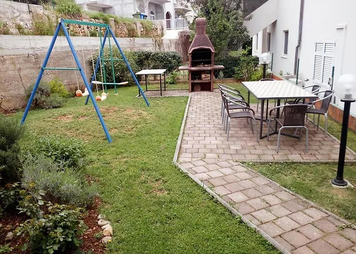 Tomas - Four Bedroom With Balcony A4